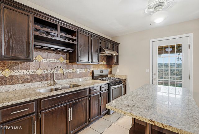 10776 Spring Valley Circle, Socorro, TX 79927