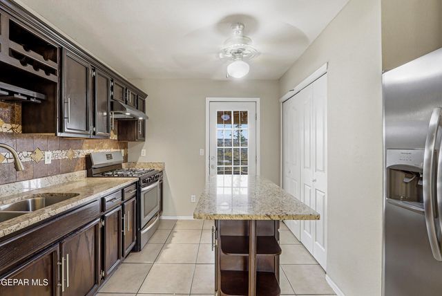 10776 Spring Valley Circle, Socorro, TX 79927