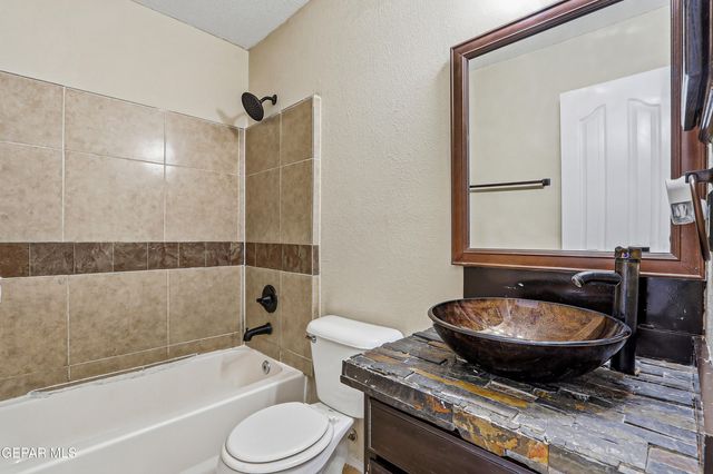 10776 Spring Valley Circle, Socorro, TX 79927