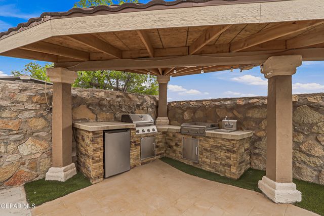 10776 Spring Valley Circle, Socorro, TX 79927