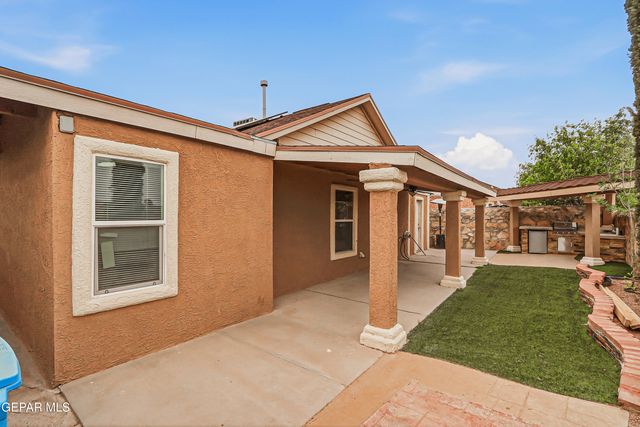 10776 Spring Valley Circle, Socorro, TX 79927