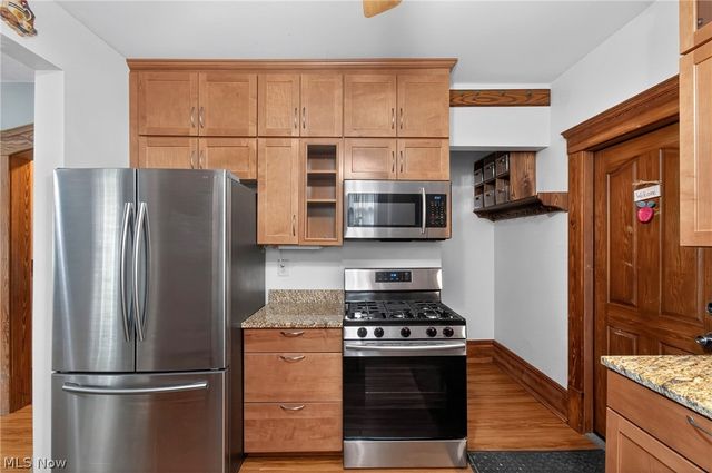2443 3rd Street, Cuyahoga Falls, OH 44221