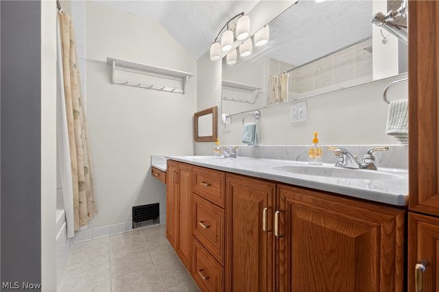 2443 3rd Street, Cuyahoga Falls, OH 44221