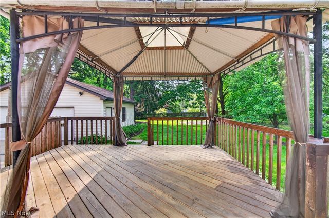 2443 3rd Street, Cuyahoga Falls, OH 44221