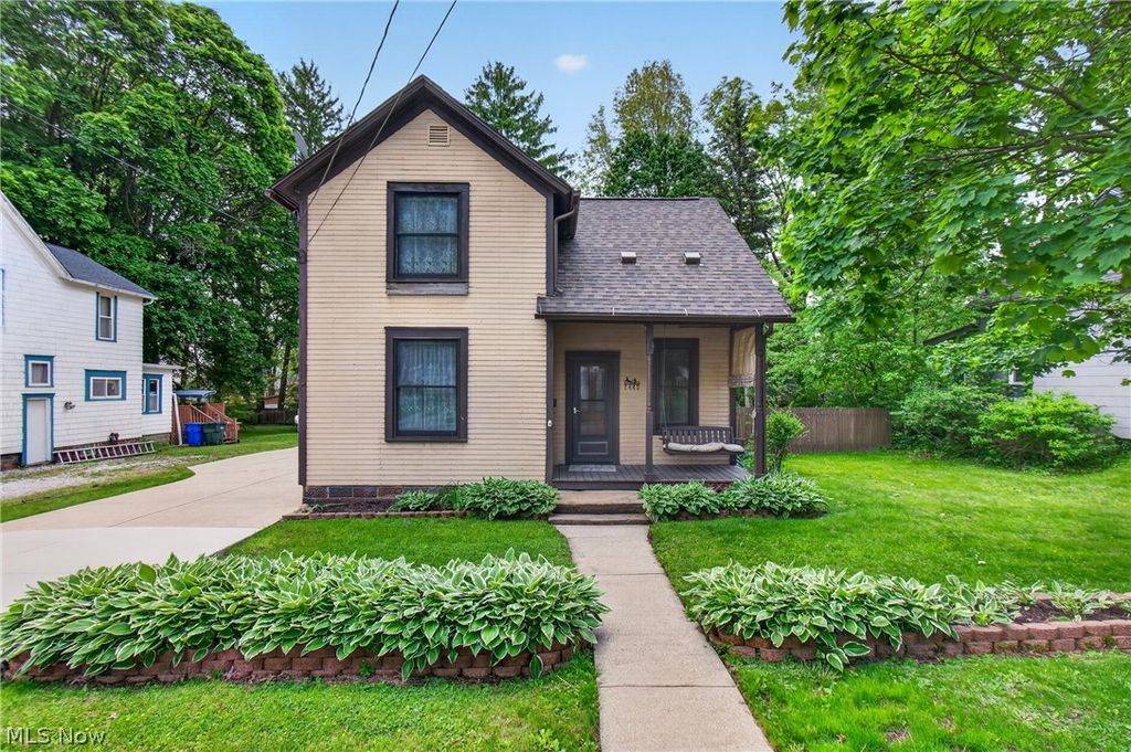 2443 3rd Street, Cuyahoga Falls, OH 44221