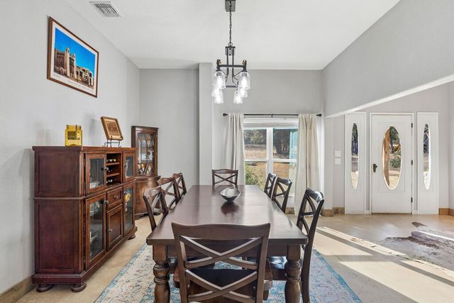 105 Dillard Ln, Bergheim, TX 78004