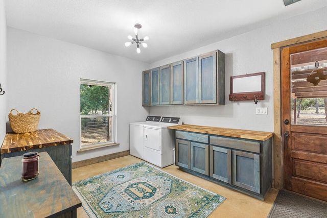 105 Dillard Ln, Bergheim, TX 78004