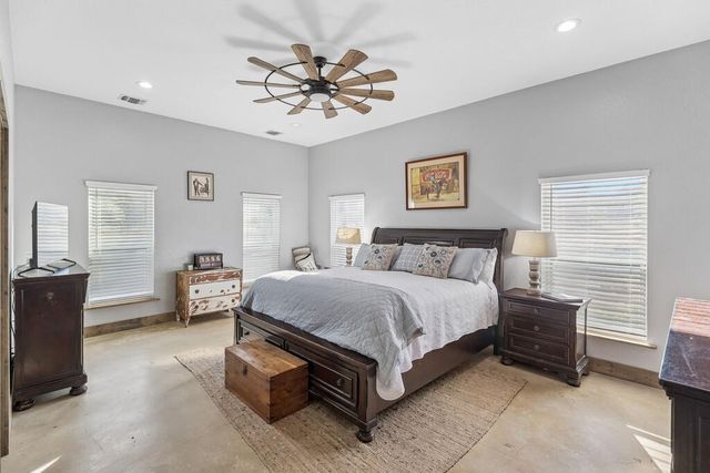 105 Dillard Ln, Bergheim, TX 78004
