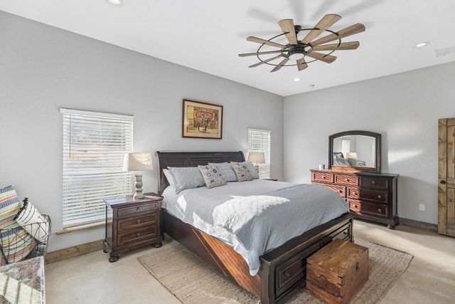 105 Dillard Ln, Bergheim, TX 78004