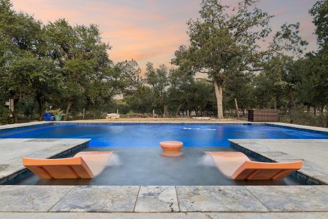 105 Dillard Ln, Bergheim, TX 78004