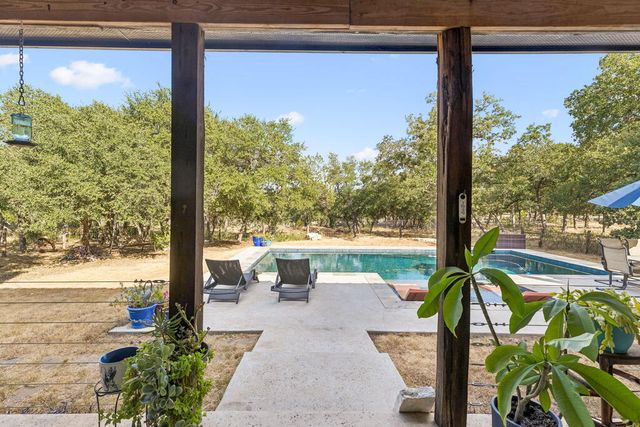 105 Dillard Ln, Bergheim, TX 78004