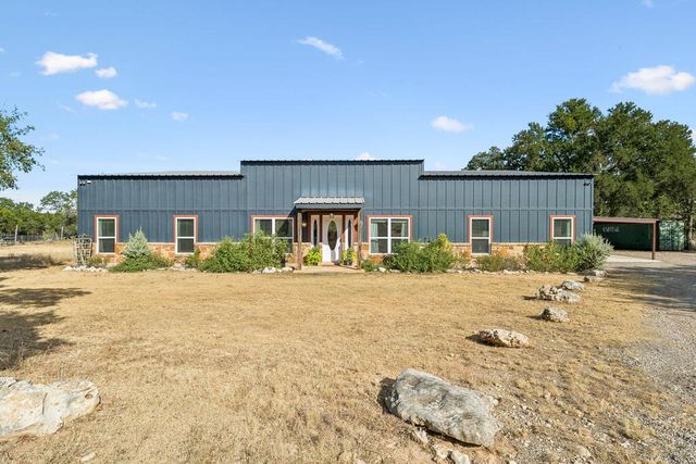 105 Dillard Ln, Bergheim, TX 78004