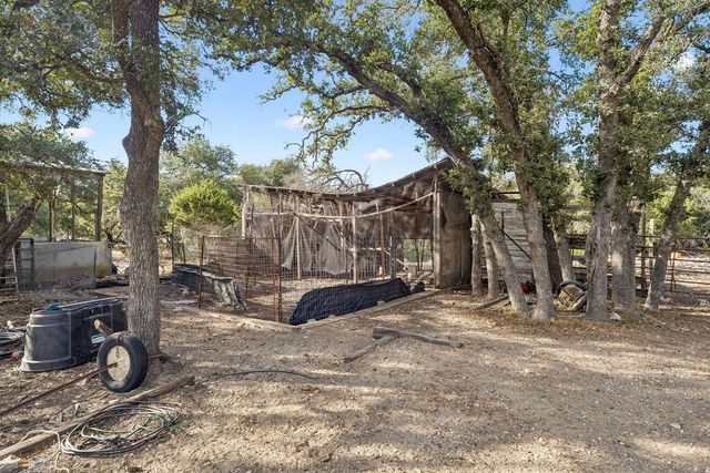 105 Dillard Ln, Bergheim, TX 78004