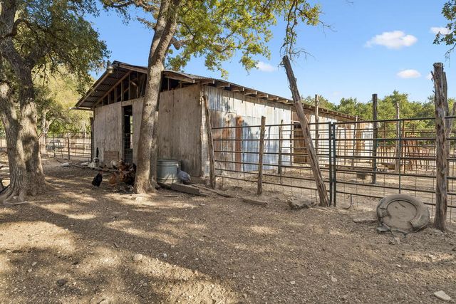 105 Dillard Ln, Bergheim, TX 78004