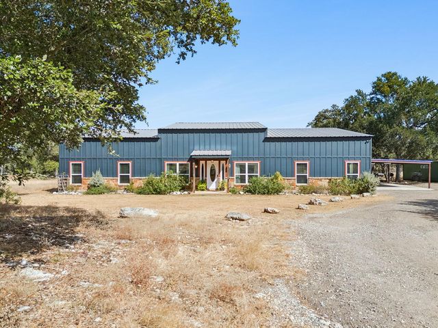 105 Dillard Ln, Bergheim, TX 78004