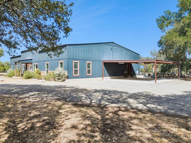 105 Dillard Ln, Bergheim, TX 78004