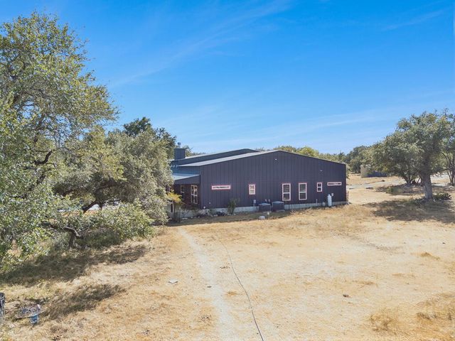 105 Dillard Ln, Bergheim, TX 78004