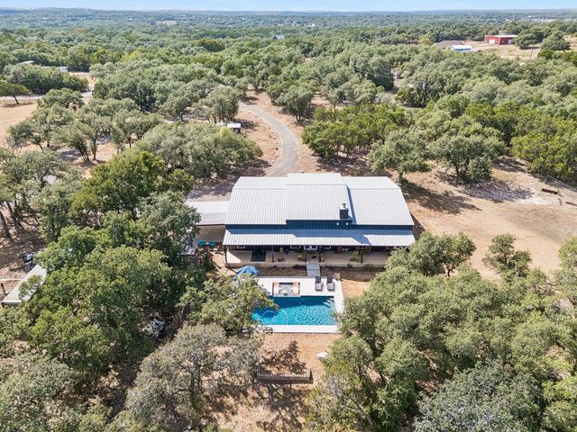 105 Dillard Ln, Bergheim, TX 78004
