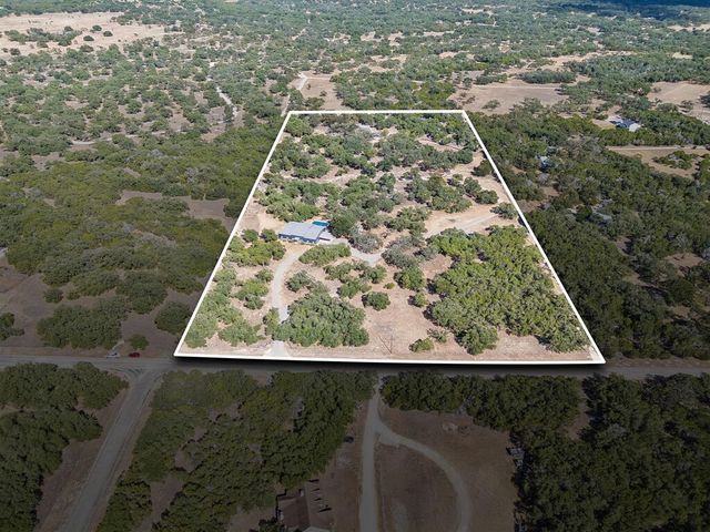 105 Dillard Ln, Bergheim, TX 78004