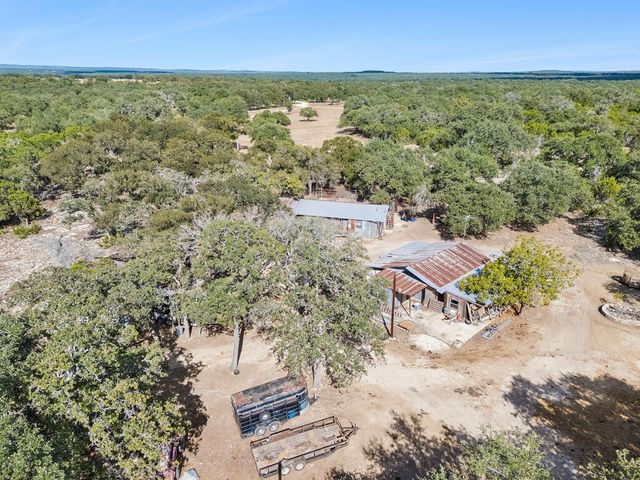 105 Dillard Ln, Bergheim, TX 78004