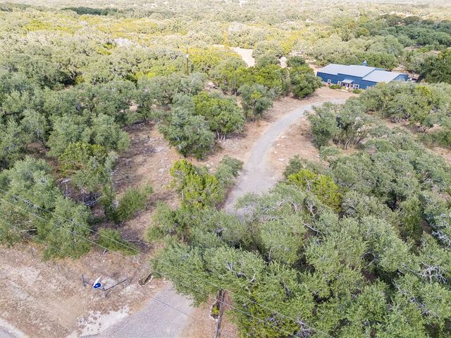 105 Dillard Ln, Bergheim, TX 78004