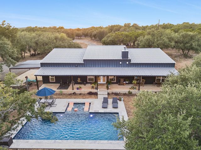 105 Dillard Ln, Bergheim, TX 78004