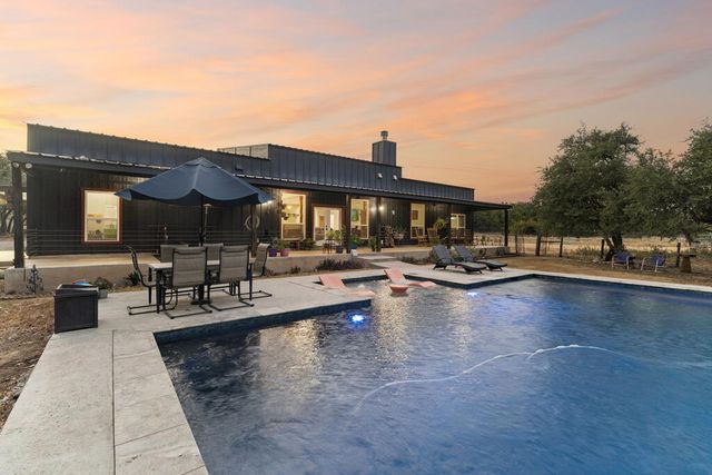 105 Dillard Ln, Bergheim, TX 78004