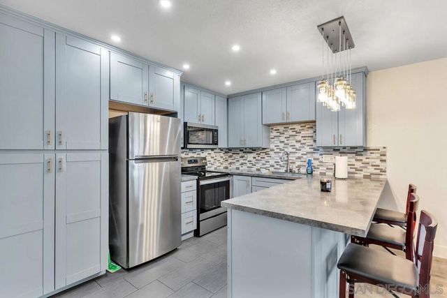 1631 Bayview Heights Dr 12, San Diego, CA 92105