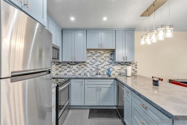1631 Bayview Heights Dr 12, San Diego, CA 92105
