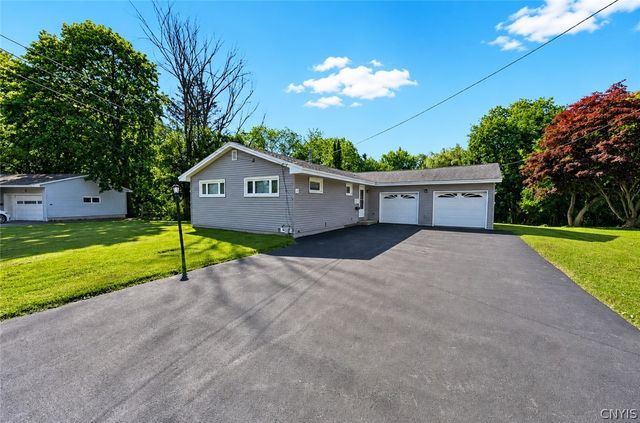 11 Bellewood Circle, Cicero, NY 13212