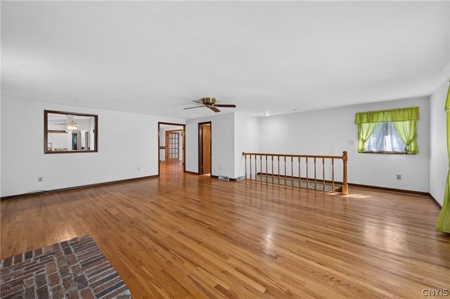 11 Bellewood Circle, Cicero, NY 13212