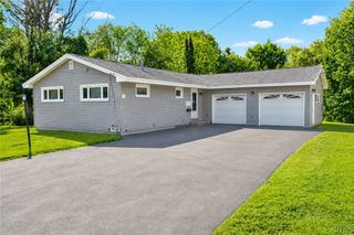11 Bellewood Circle, Cicero, NY 13212