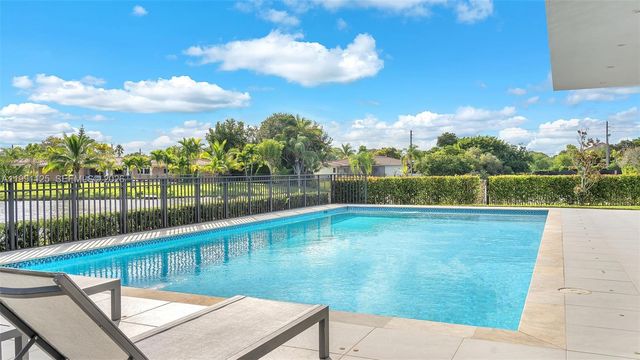 16772 Botaniko Drive S, Weston, FL 33326