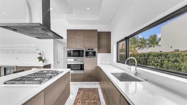 16772 Botaniko Drive S, Weston, FL 33326