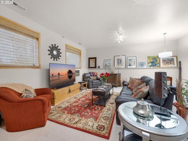 163 AMBER Ln, Cannon Beach, OR 97110