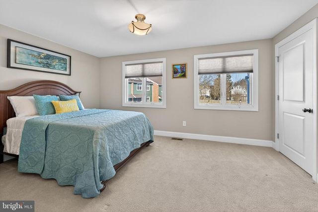 22 E CLOSE, Moorestown, NJ 08057