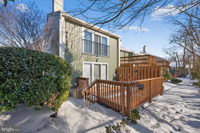 22 E CLOSE, Moorestown, NJ 08057