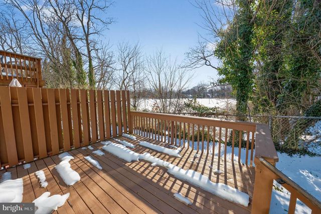 22 E CLOSE, Moorestown, NJ 08057