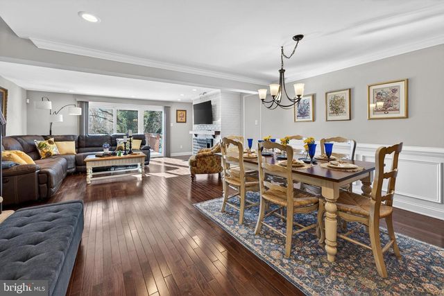 22 E CLOSE, Moorestown, NJ 08057