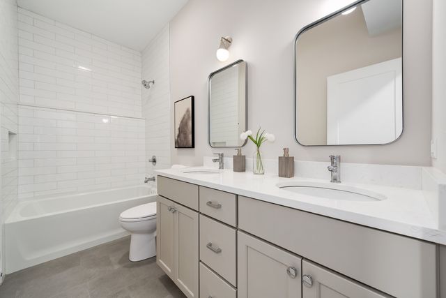 1631 N Lawndale Avenue 1N, Chicago, IL 60647