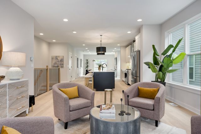 1631 N Lawndale Avenue 1N, Chicago, IL 60647