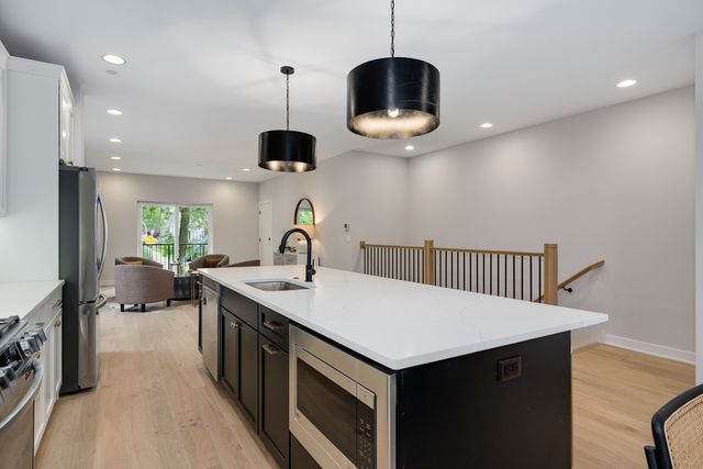 1631 N Lawndale Avenue 1N, Chicago, IL 60647