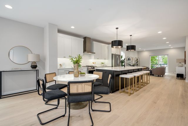 1631 N Lawndale Avenue 1N, Chicago, IL 60647