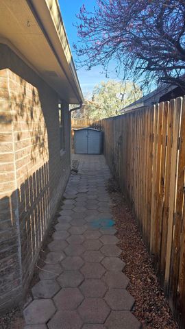 4508 Calyx Court NW, Albuquerque, NM 87120