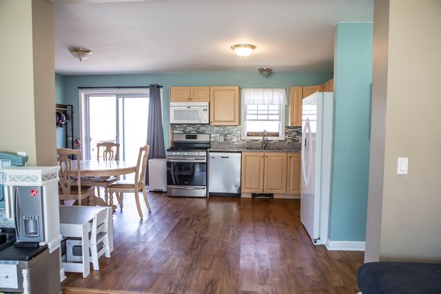 30 Cricket Hill Way, Franklin, NH 03235