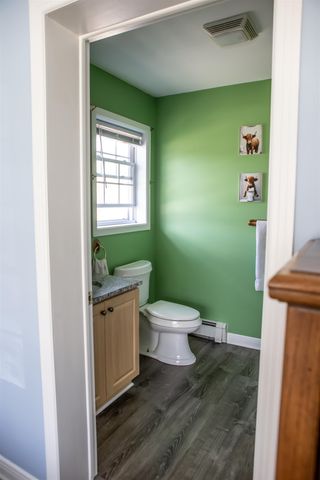 30 Cricket Hill Way, Franklin, NH 03235