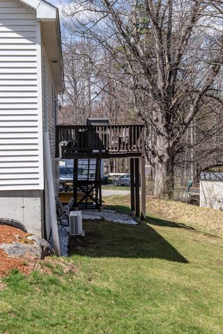 30 Cricket Hill Way, Franklin, NH 03235