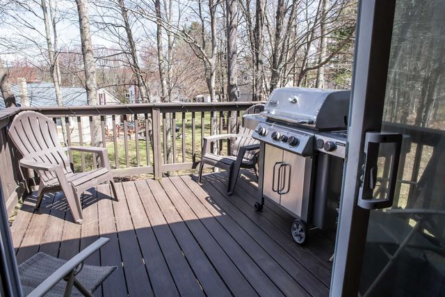 30 Cricket Hill Way, Franklin, NH 03235
