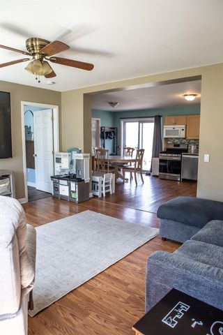 30 Cricket Hill Way, Franklin, NH 03235