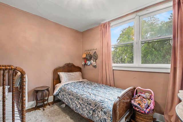 319 Glenhaven Avenue Nw, City Of Grand Rapids, MI 49504